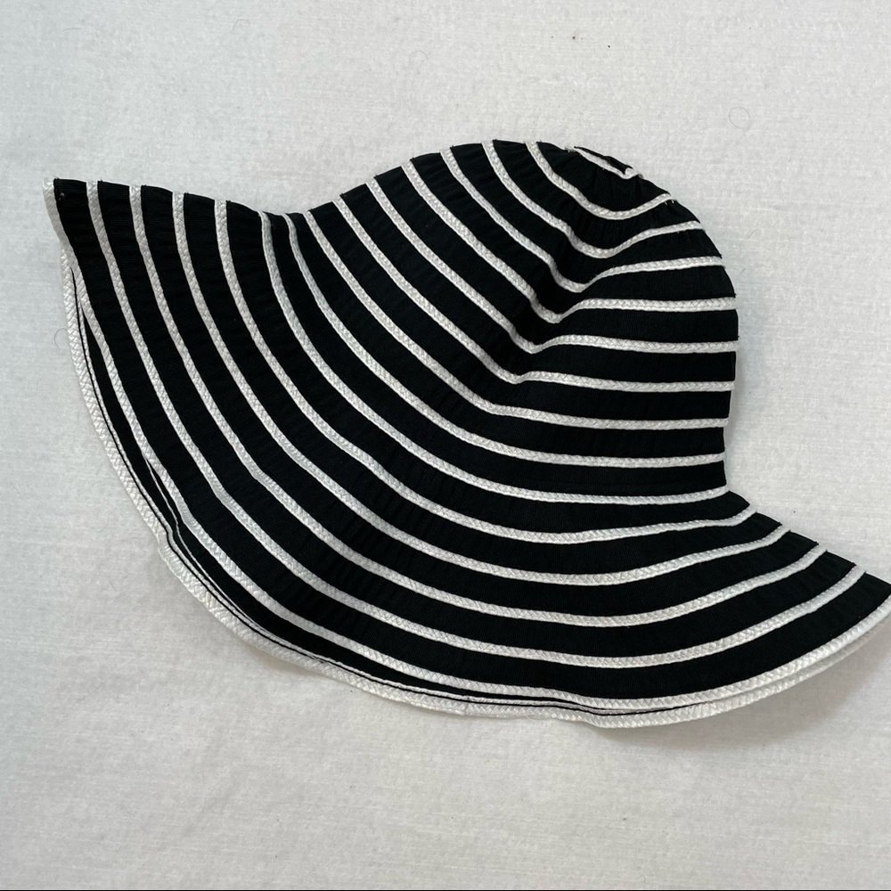 Women’s Black and white circle ribbon hat, wide brim, pack flat sun protection  